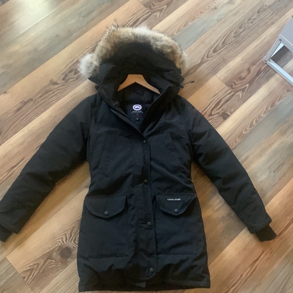Canda Goose Trillium Parka size small - Picture 2 of 6